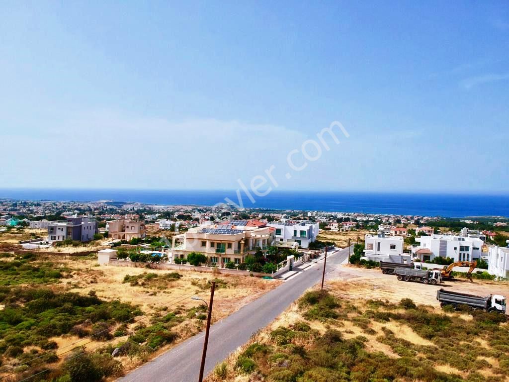 Residential Zoned Plot For Sale in Çatalköy, Kyrenia