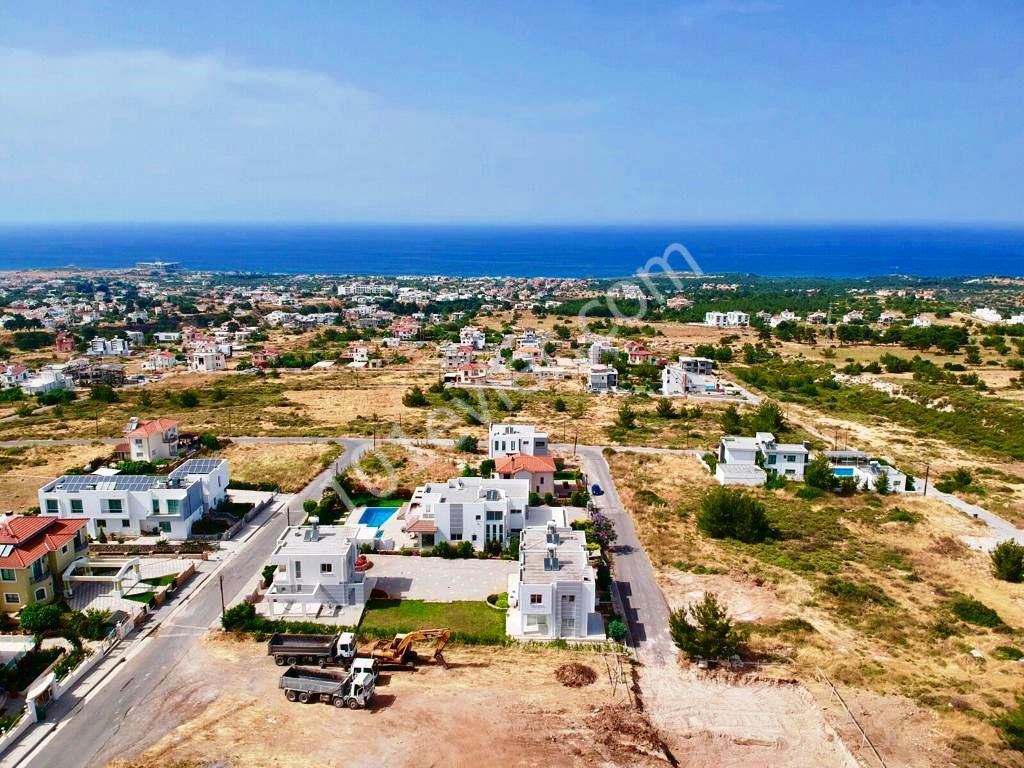 Residential Zoned Plot For Sale in Çatalköy, Kyrenia