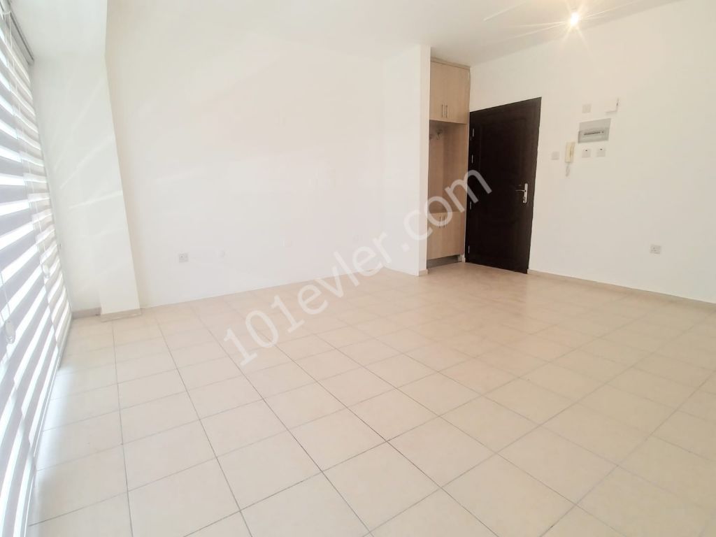 Girne'nin Merkezinde Kiralık 2+1 Ofis