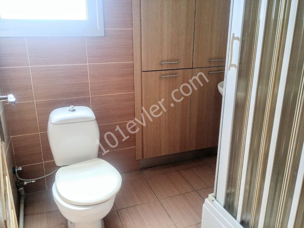 Girne'nin Merkezinde Kiralık 2+1 Ofis