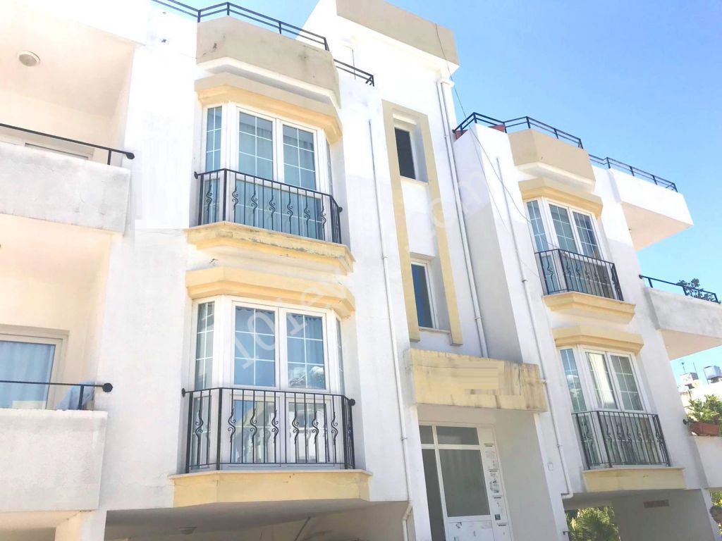 GİRNE MERKEZDE SATILIK 3+1 TÜRK KOÇANLI DAİRE