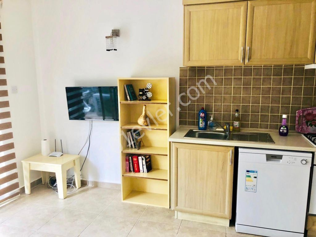 1+1 WOHNUNG ZUM VERKAUF IN DER REGION TRNC KYRENIA OZANKÖY MIT POOL ** 