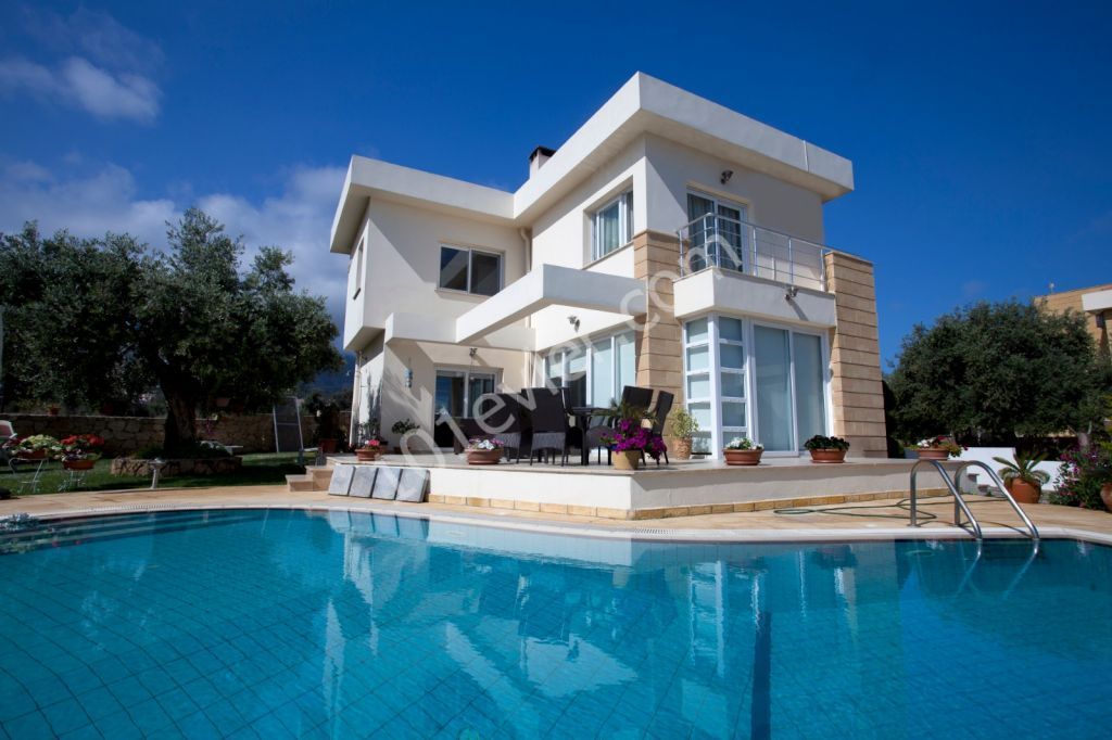 Villa For Sale in Yeşiltepe, Kyrenia