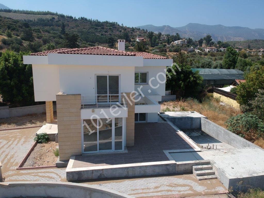 Villa For Sale in Yeşiltepe, Kyrenia