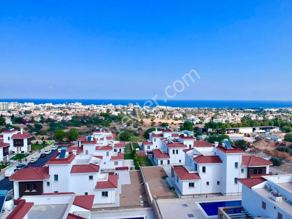 Girne’nin En Prestijli Bölgesinde Satılık lüks havuzlu villa! 