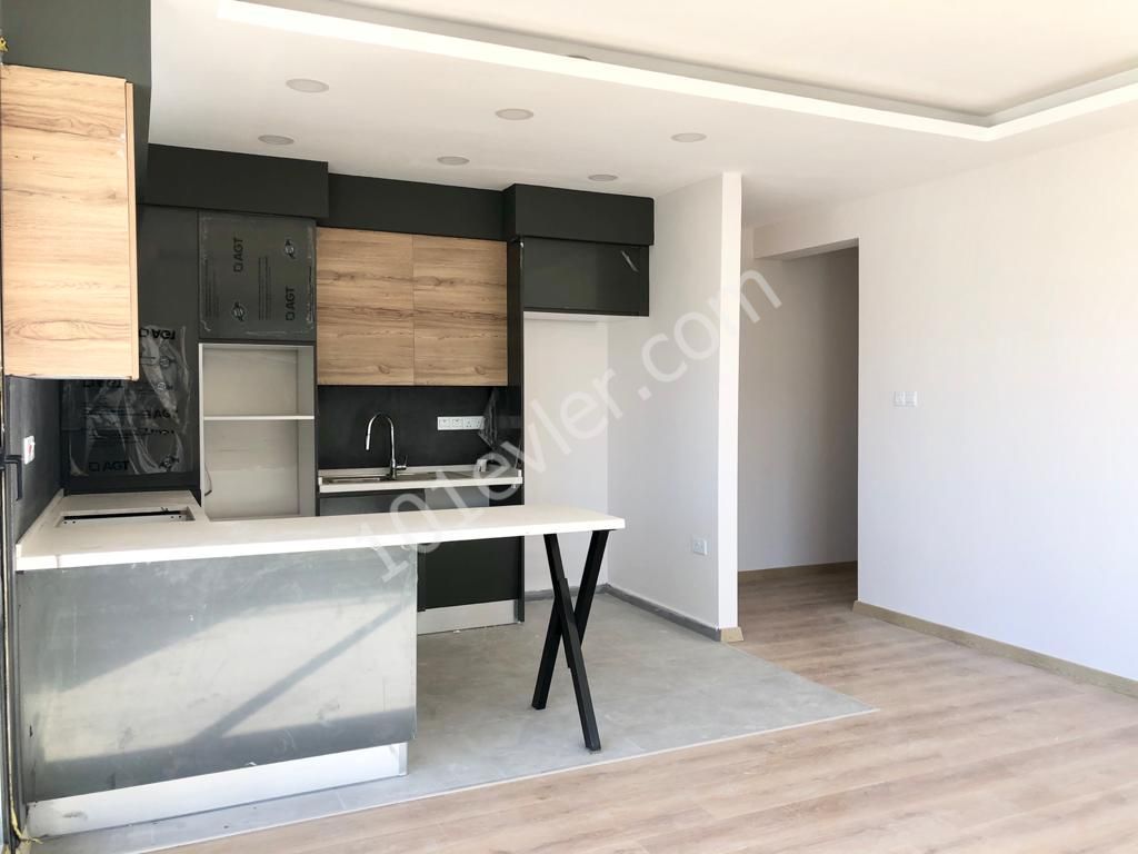 2+1 WOHNUNG ZUM VERKAUF IN KNC KYRENIA ZENTRUM ** 