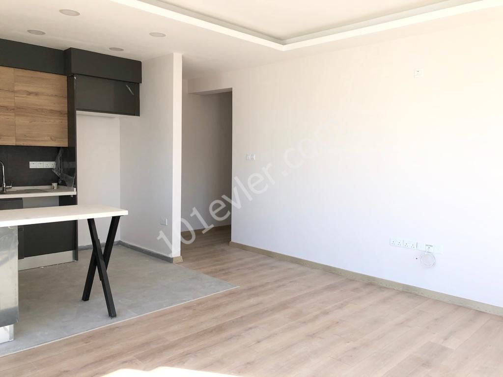 2+1 WOHNUNG ZUM VERKAUF IN KNC KYRENIA ZENTRUM ** 