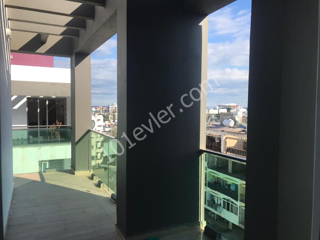 KKTC GİRNE MERKEZDE  2+1 SATILIK PENTHOUSE