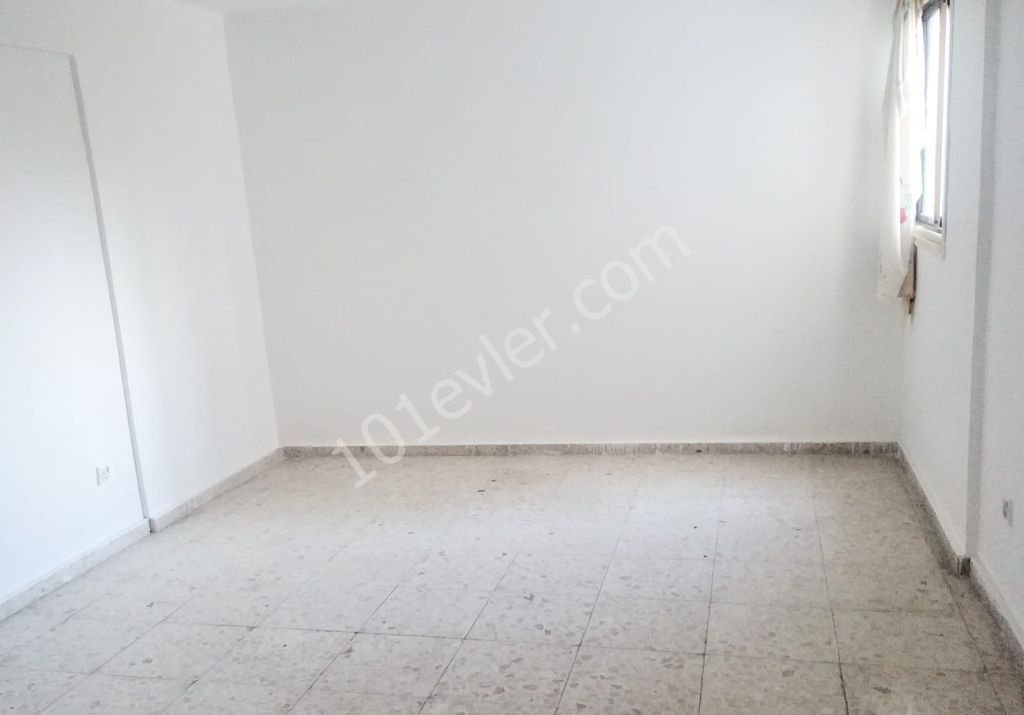 Flat To Rent in Girne Merkez, Kyrenia