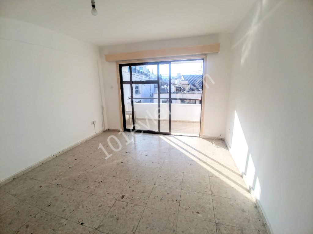 Flat To Rent in Girne Merkez, Kyrenia