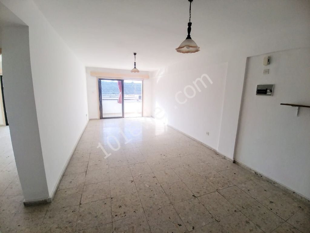 Flat To Rent in Girne Merkez, Kyrenia