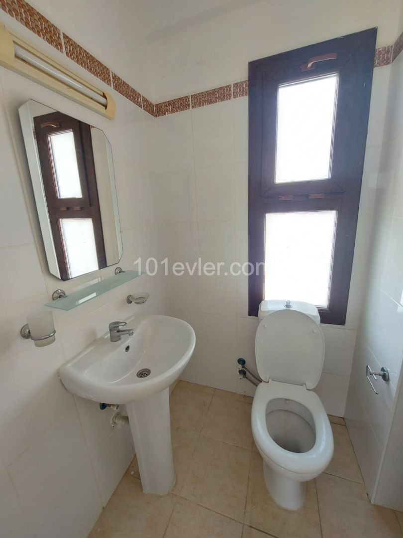 VILLA IN A SITE IN A GREAT LOCATION FOR SALE IN ALSANCAK! ** 