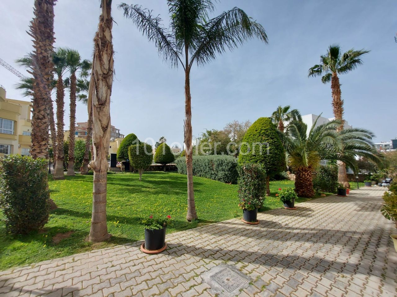 GROUND FLOOR 3+1 FLAT WITH GARDEN POOL FOR SALE IN KYRENIA CENTER! ** 