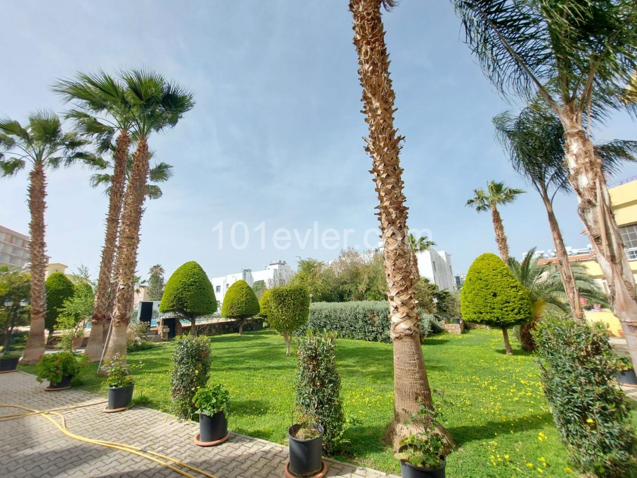 GROUND FLOOR 3+1 FLAT WITH GARDEN POOL FOR SALE IN KYRENIA CENTER! ** 