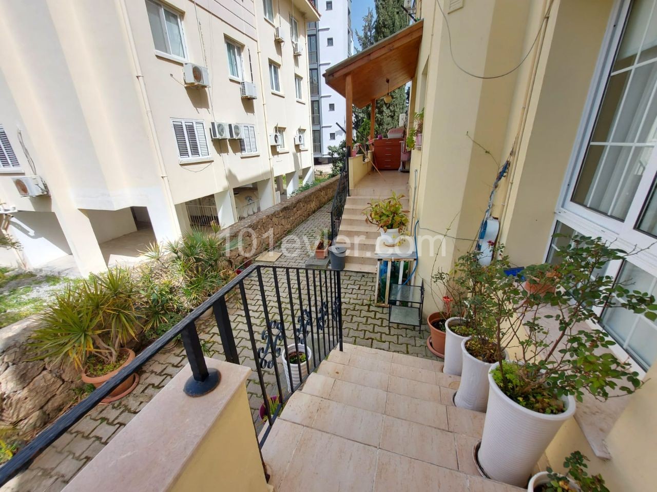 GROUND FLOOR 3+1 FLAT WITH GARDEN POOL FOR SALE IN KYRENIA CENTER! ** 