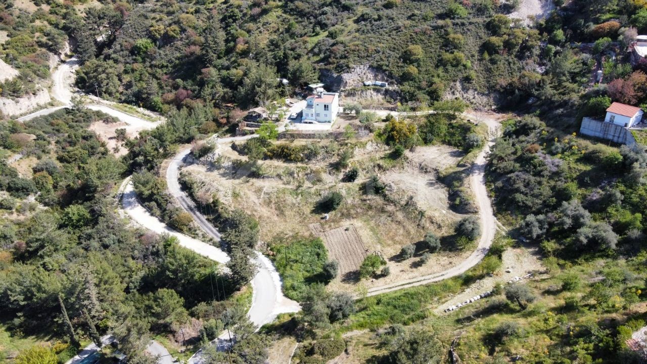 VILLA ZUM VERKAUF IN ILGAZ MIT HERRLICHEM BERG-UND MEERBLICK! ** 