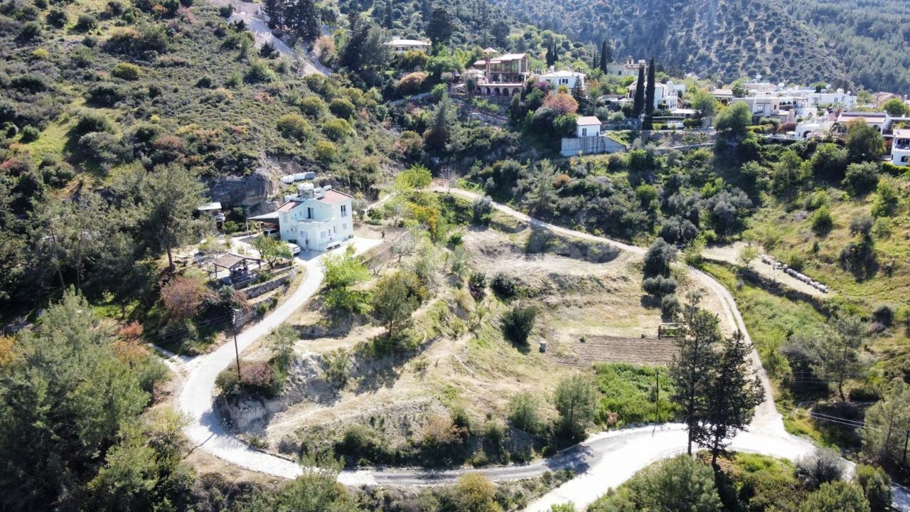 VILLA ZUM VERKAUF IN ILGAZ MIT HERRLICHEM BERG-UND MEERBLICK! ** 