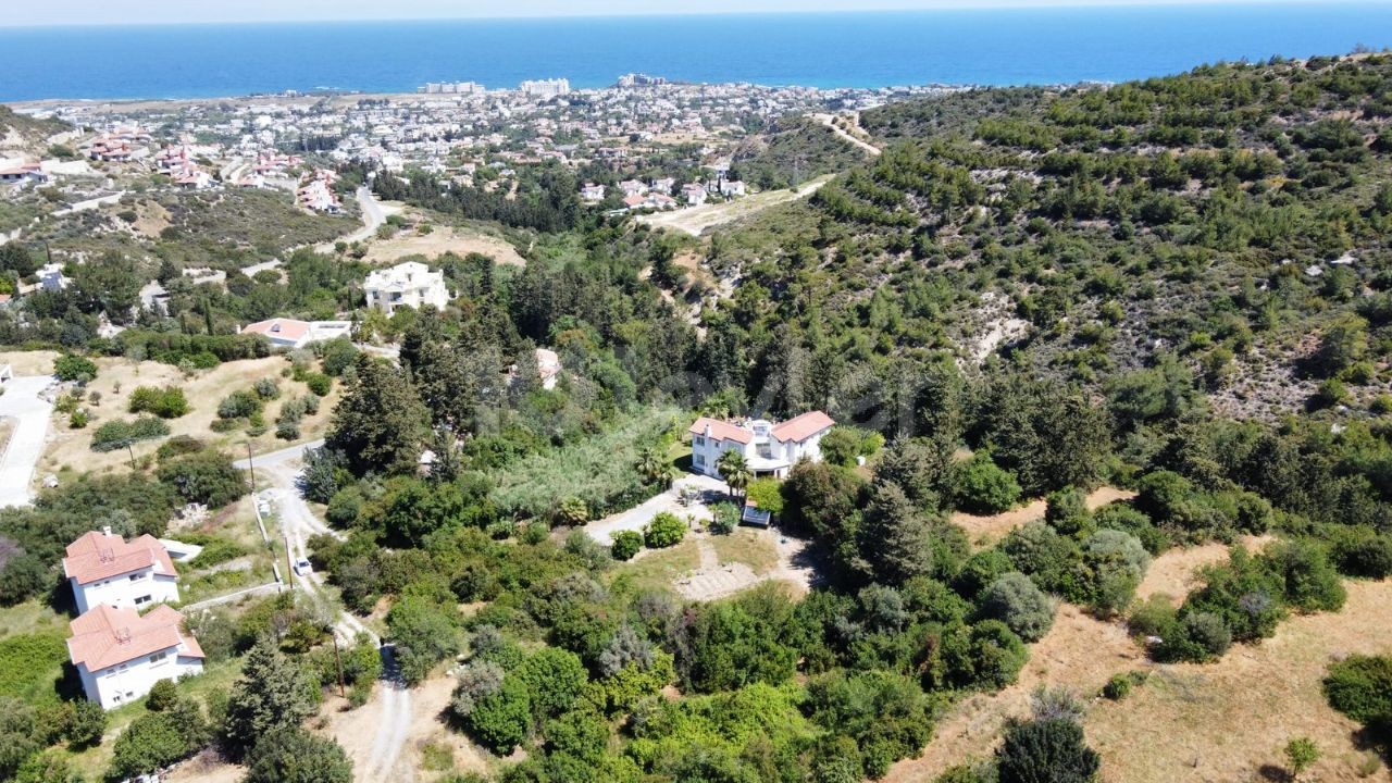 A PLOT FOR SALE WITH A WONDERFUL VIEW OF THE MOUNTAINS AND THE SEA IN ALS Decak MALATYA! ** 