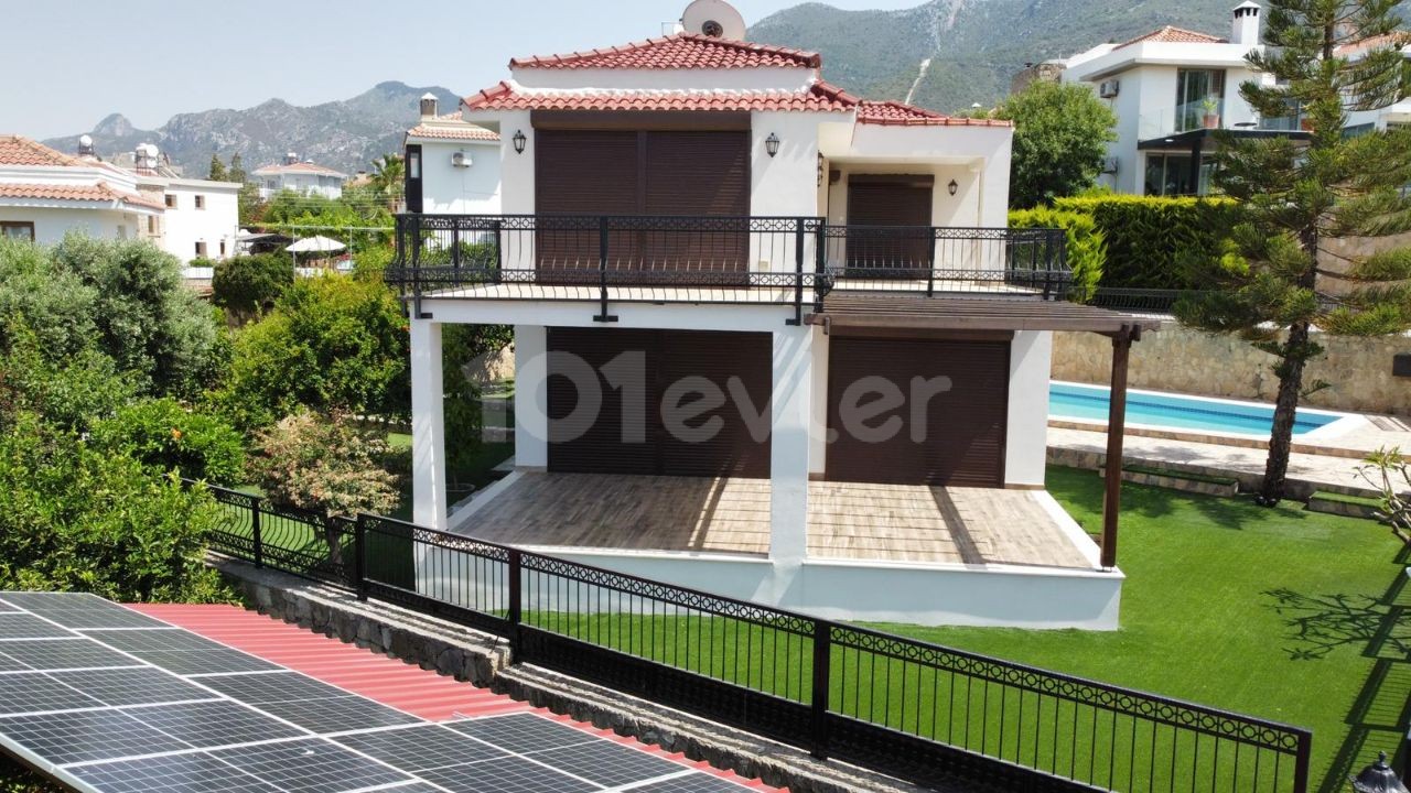 4 + 1 VILLA WITH A WONDERFUL GARDEN AND A PRIVATE POOL IN THE BELLAPAIS DISTRICT OF KYRENIA! ** 