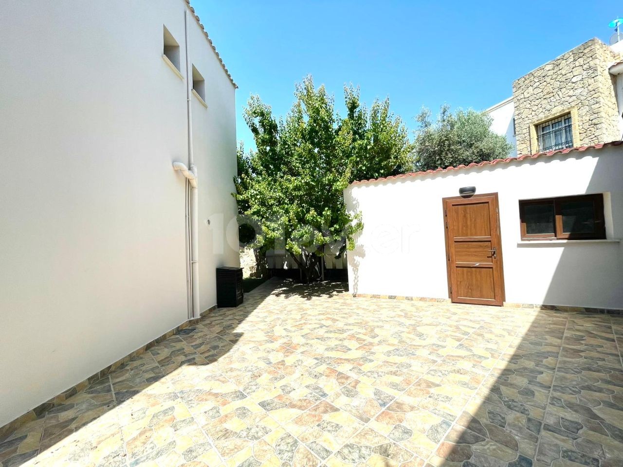 4 + 1 VILLA WITH A WONDERFUL GARDEN AND A PRIVATE POOL IN THE BELLAPAIS DISTRICT OF KYRENIA! ** 