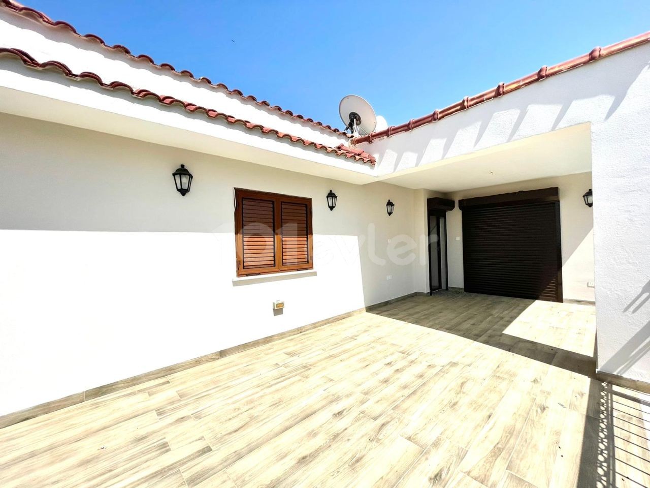 4 + 1 VILLA WITH A WONDERFUL GARDEN AND A PRIVATE POOL IN THE BELLAPAIS DISTRICT OF KYRENIA! ** 