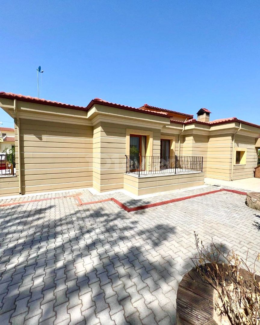 5 + 1 LUXUSVILLA ZUM VERKAUF IN KYRENIA EDREMIT! ** 