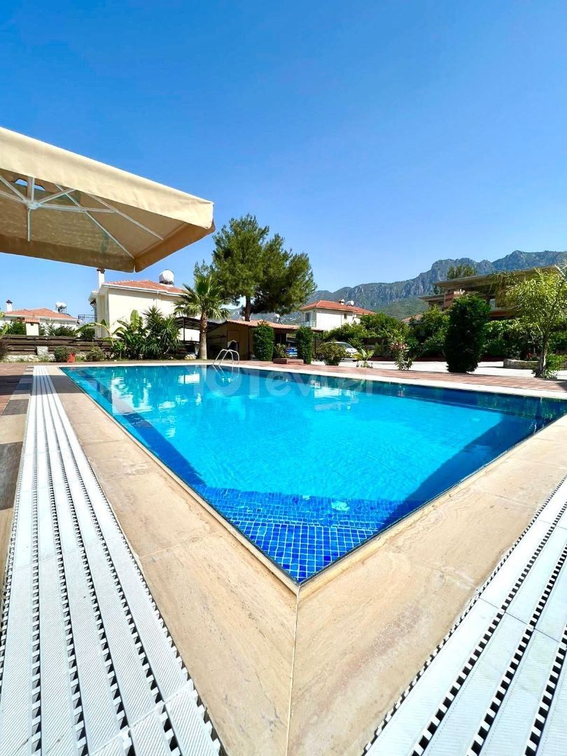 5 + 1 LUXUSVILLA ZUM VERKAUF IN KYRENIA EDREMIT! ** 