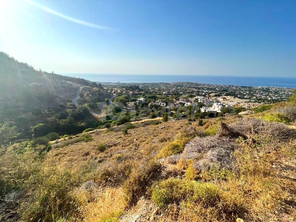 1505M2 GRUNDSTÜCK MIT MEERBLICK ZUM VERKAUF IN KYRENIA KARSIYAKA! ** 