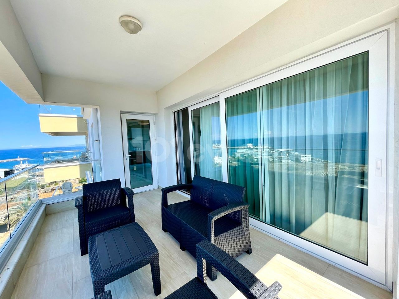 3+ 1 LUXURY APARTMENTS FOR RENT ON THE SEAFRONT IN THE CENTER OF KYRENIA ** 