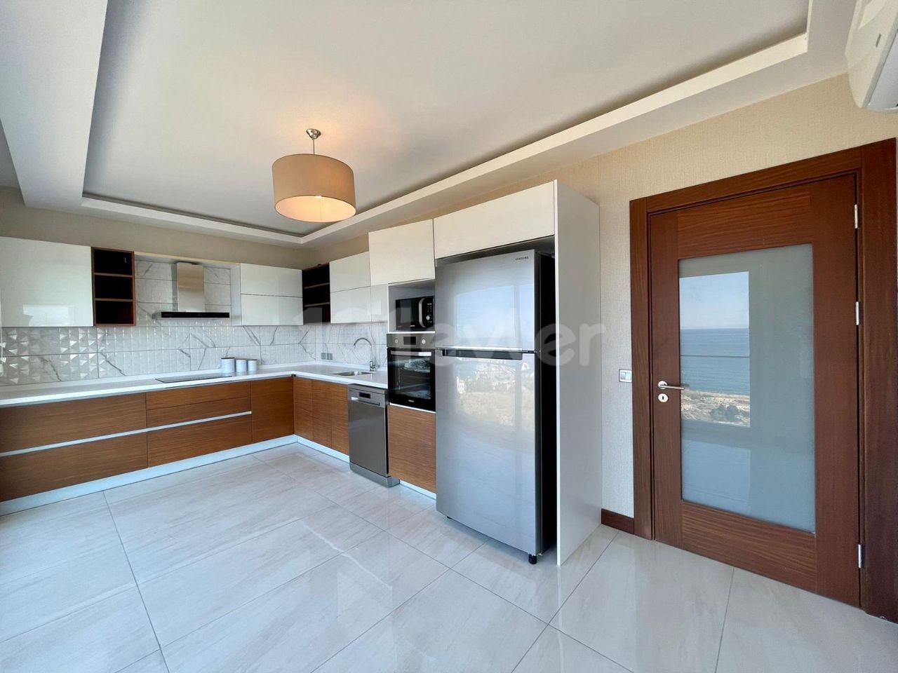 3+ 1 LUXURY APARTMENTS FOR RENT ON THE SEAFRONT IN THE CENTER OF KYRENIA ** 