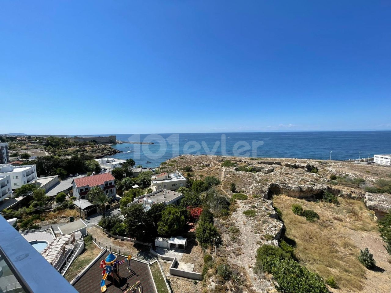 3+ 1 LUXURY APARTMENTS FOR RENT ON THE SEAFRONT IN THE CENTER OF KYRENIA ** 
