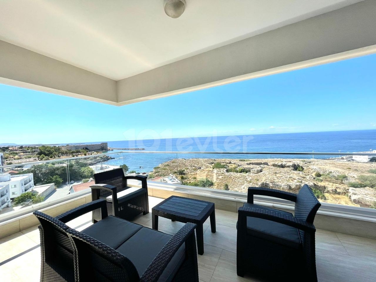 3+ 1 LUXURY APARTMENTS FOR RENT ON THE SEAFRONT IN THE CENTER OF KYRENIA ** 