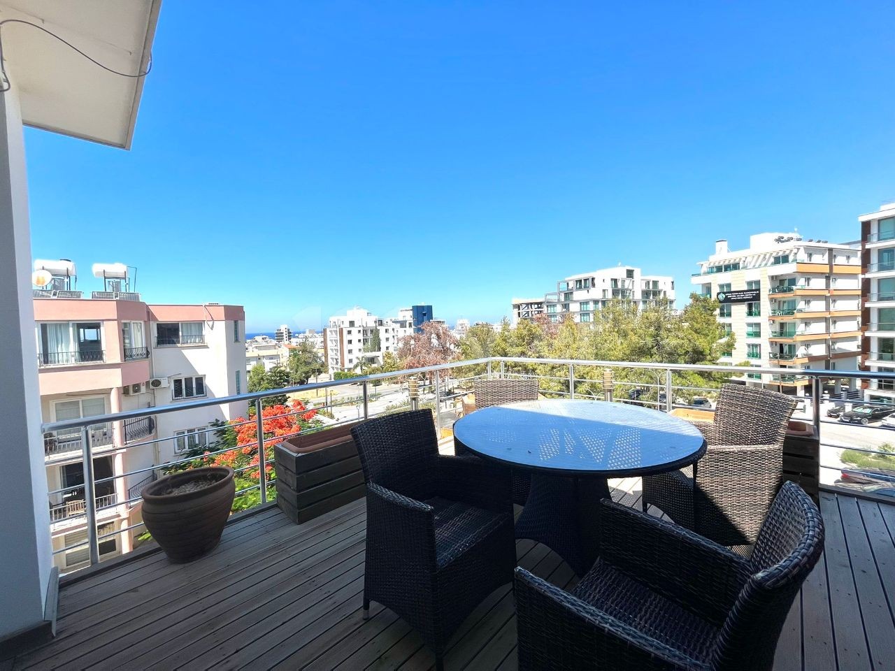 LUXURY FURNISHED THREE-BEDROOM PENTHOUSE FOR SALE IN THE CENTER OF KYRENIA! ** 