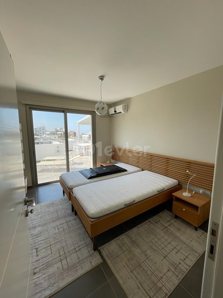 GİRNE MERKEZDE 3+1 GENİŞ TERASLI SATILIK PENTHOUSE