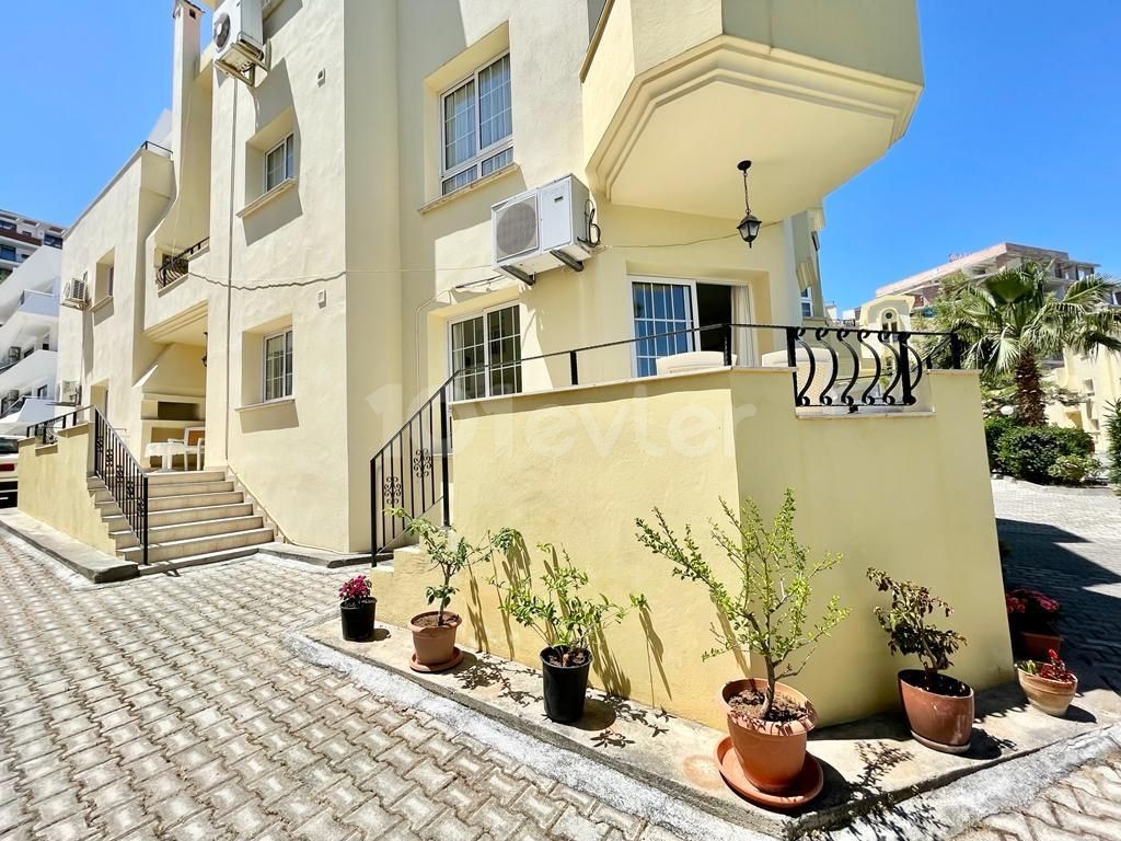 3 + 1 APARTMENT FOR SALE ON THE GARDEN FLOOR IN A COMPLEX WITH A POOL IN THE CENTER OF KYRENIA ** 