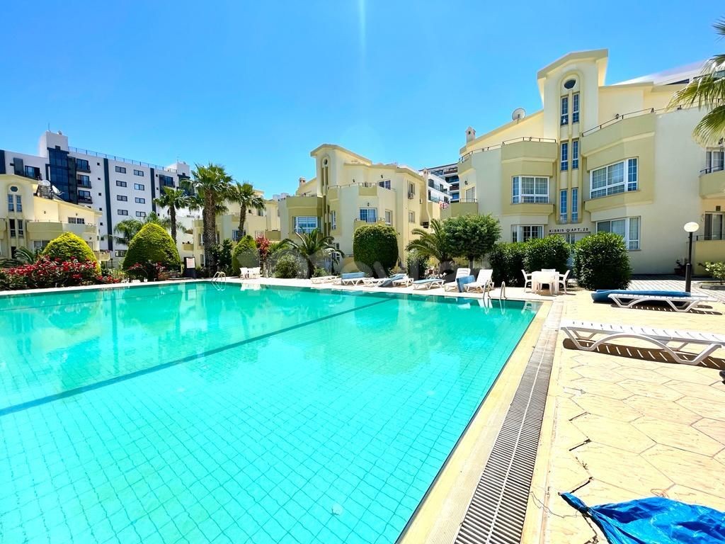 3 + 1 APARTMENT FOR SALE ON THE GARDEN FLOOR IN A COMPLEX WITH A POOL IN THE CENTER OF KYRENIA ** 