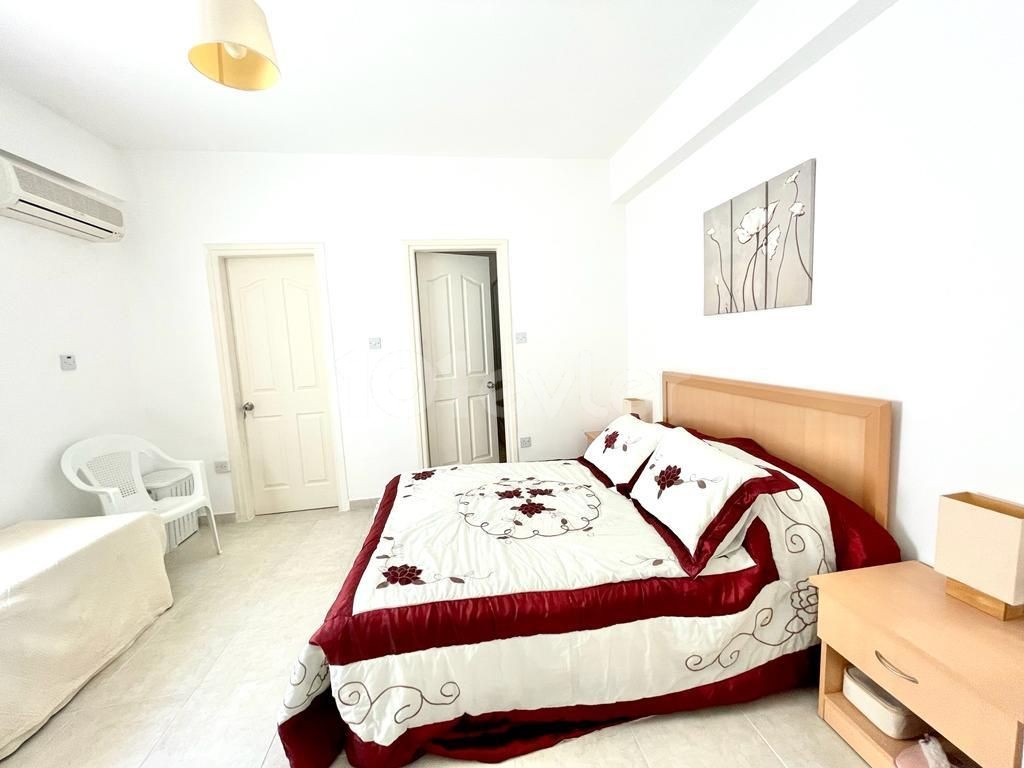 3 + 1 APARTMENT FOR SALE ON THE GARDEN FLOOR IN A COMPLEX WITH A POOL IN THE CENTER OF KYRENIA ** 