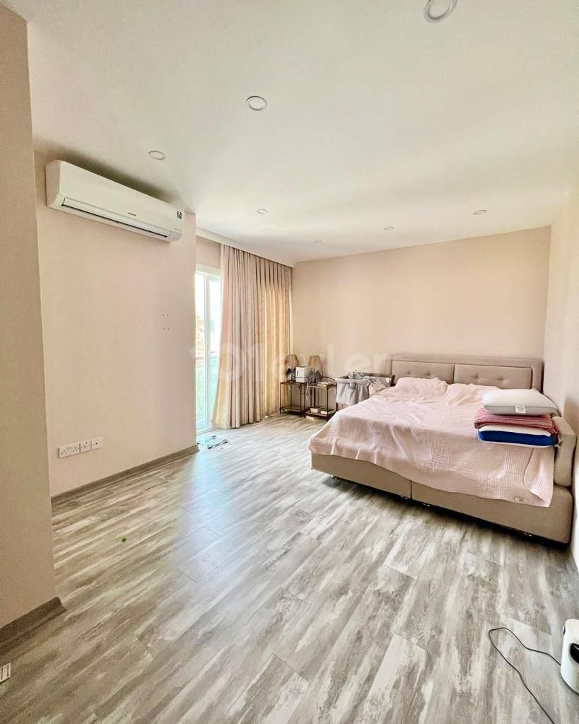 GİRNE MERKEZDE SATILIK 4+1 PENTHOUSE 