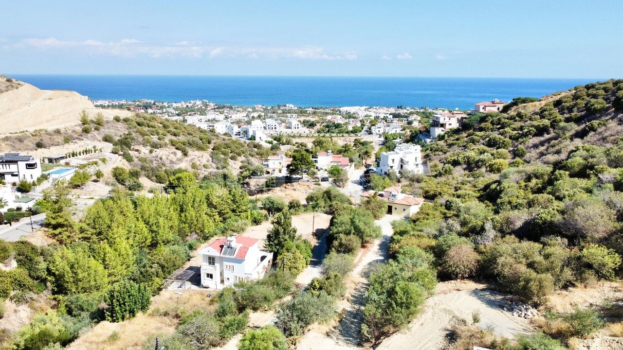 1241m2 land for sale with super view in Edremit Region! ** 