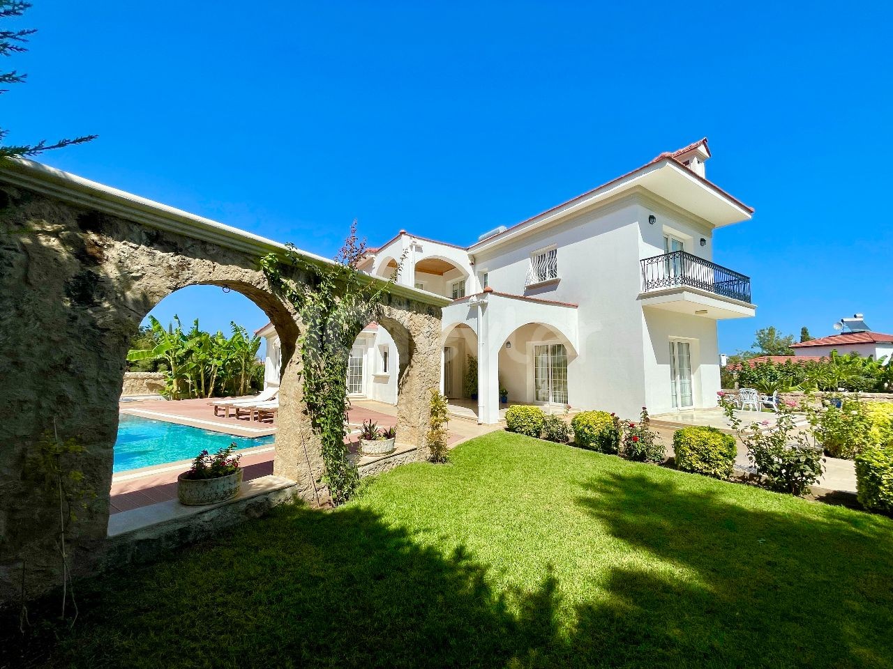 3 + 2 Villa zum Verkauf in Kyrenia Bellapais! ** 