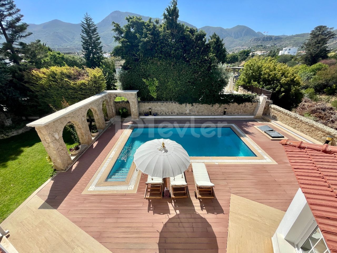 3 + 2 Villa zum Verkauf in Kyrenia Bellapais! ** 