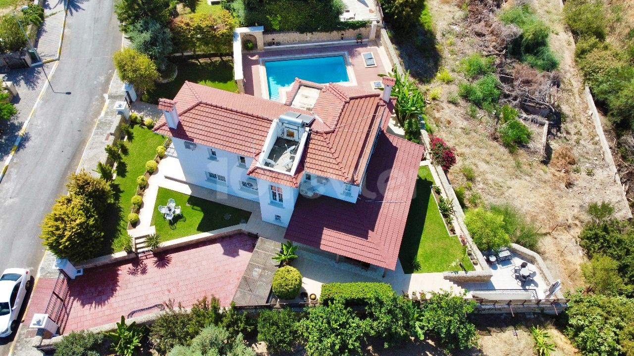 3 + 2 Villa zum Verkauf in Kyrenia Bellapais! ** 