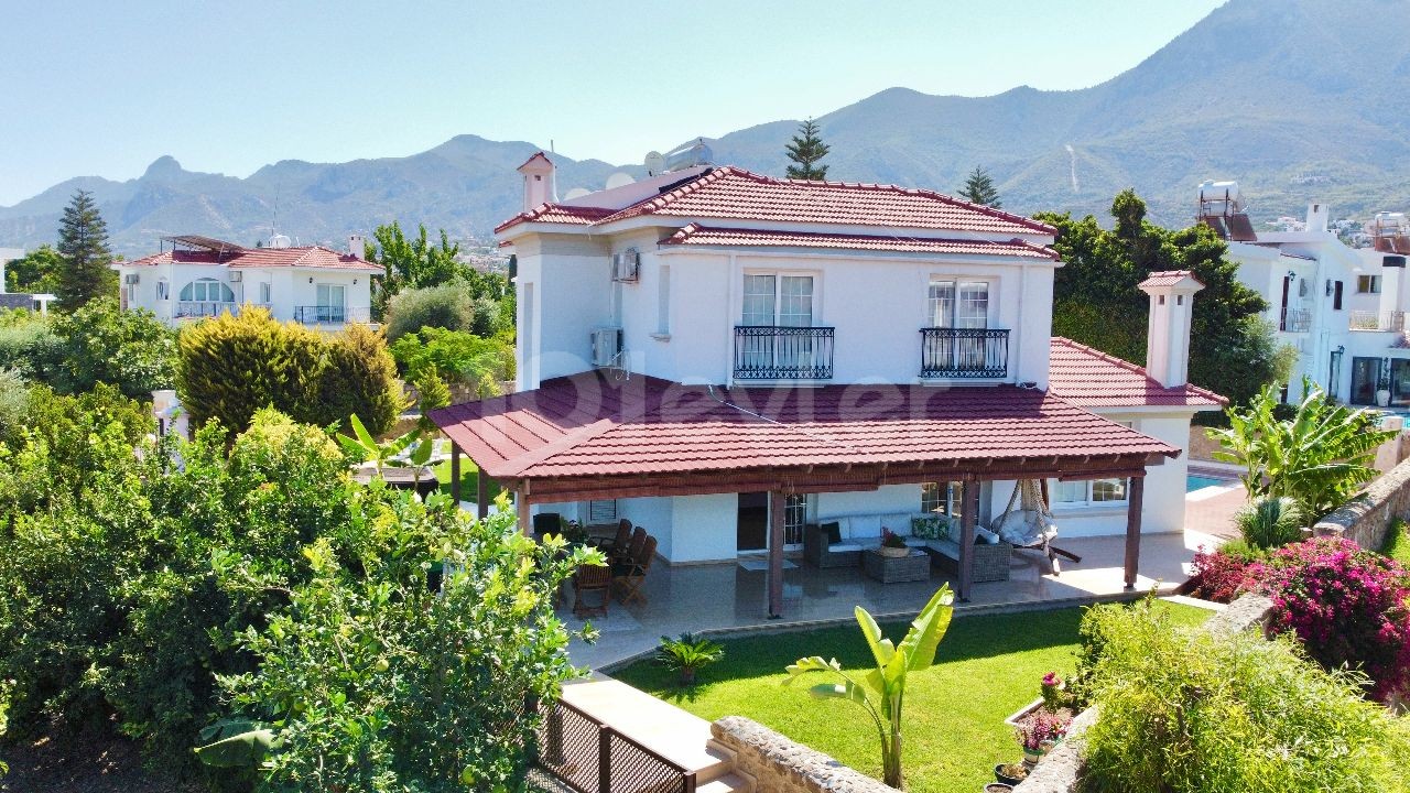 3 + 2 Villa zum Verkauf in Kyrenia Bellapais! ** 