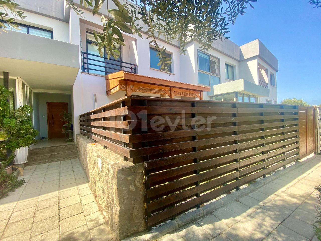 Türkische Tatu Twin Villa zum Verkauf 5 Minuten zu Fuß vom Zentrum von Kyrenia Olivenhain! ** 