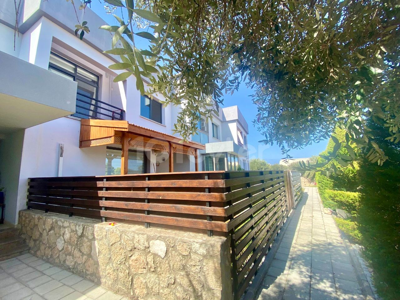 Twin Villas with Turkish Title for sale in a 5-minute walk from the center of Kyrenia Zeytinlika! ** 