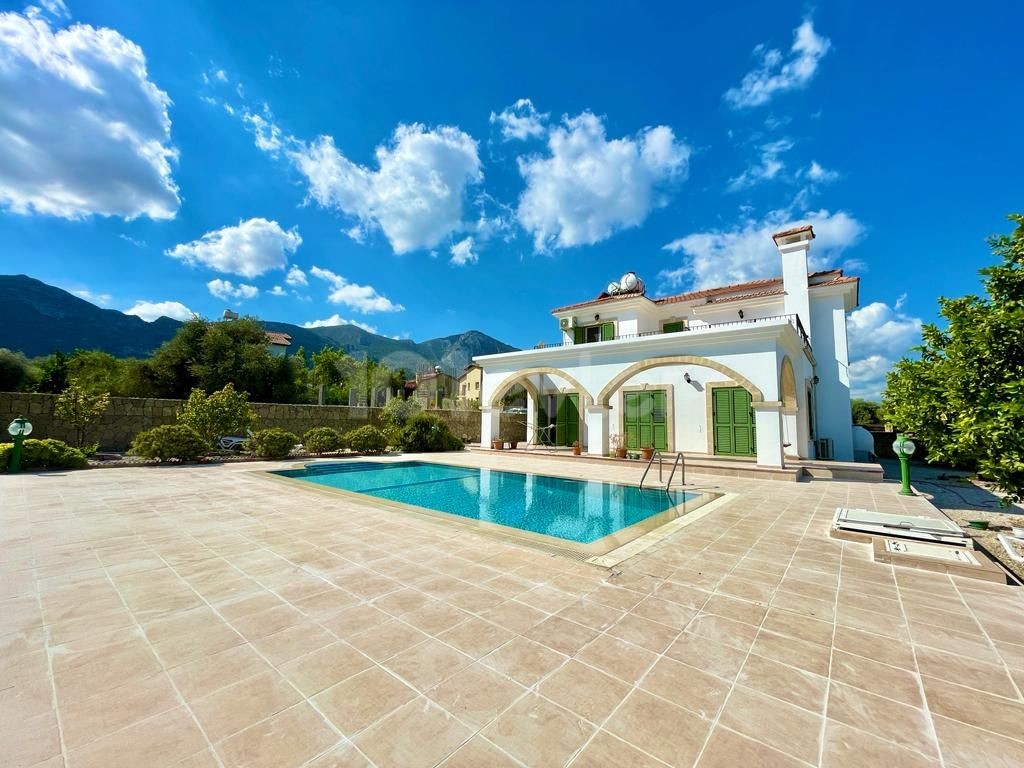 Villa mit Pool zu vermieten in Kyrenia Ozanköy ! ** 