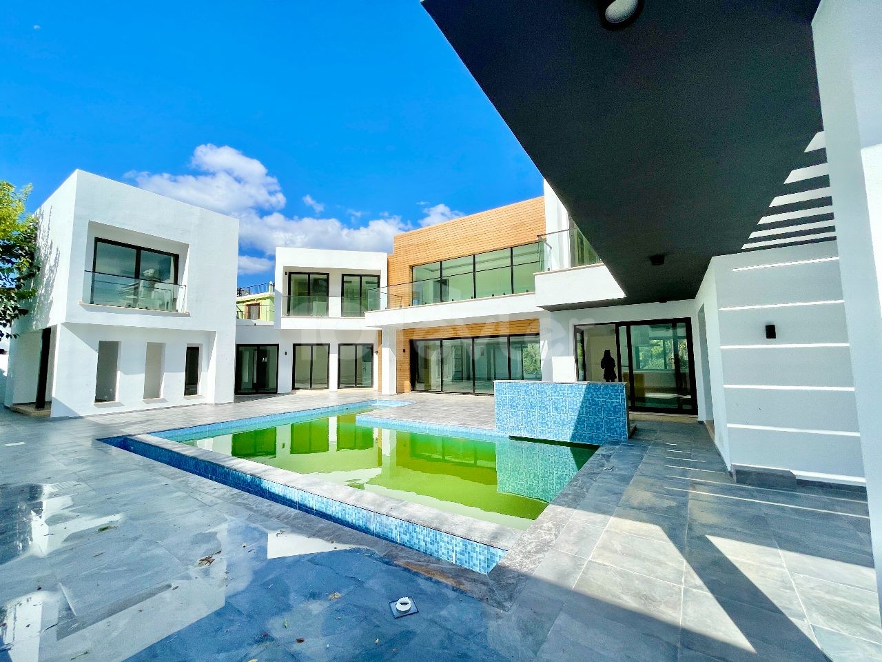 Girne Bellapais`te Satılık Muhteşem lüks villa!