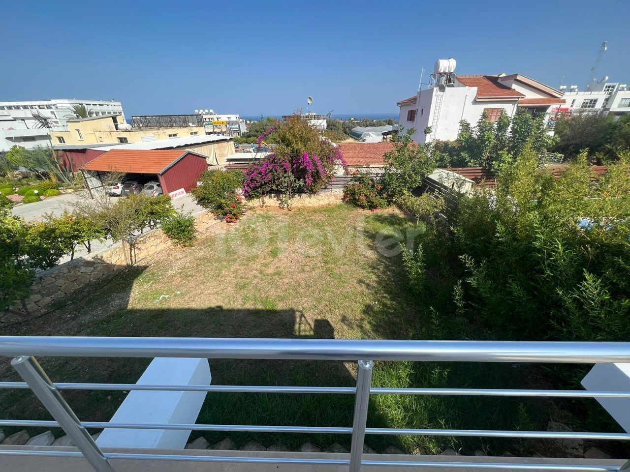 VILLA MIT BERG- UND MEERBLICK IN ÇATALKÖY ZU VERKAUFEN!