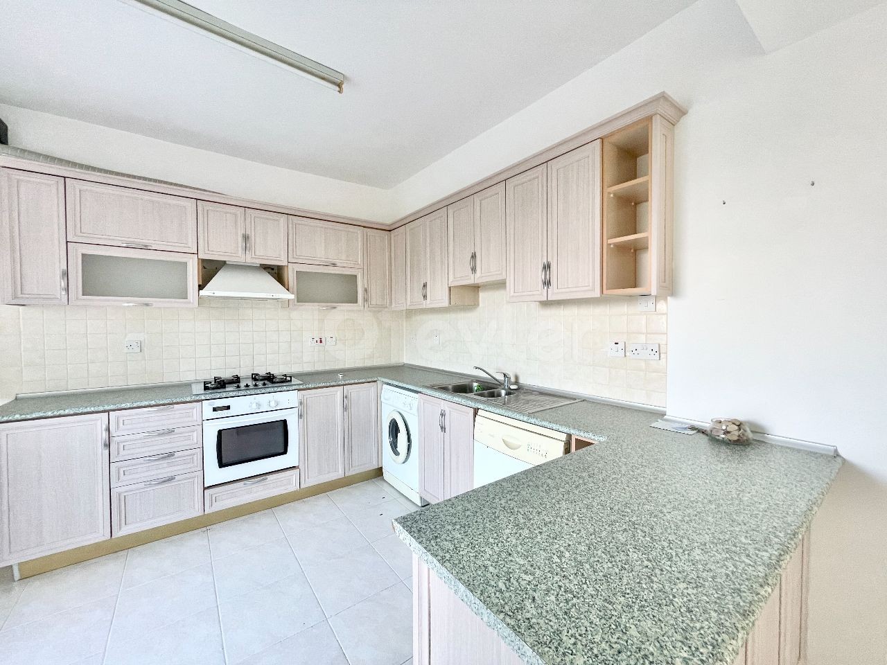 Flat For Sale in Girne Merkez, Kyrenia