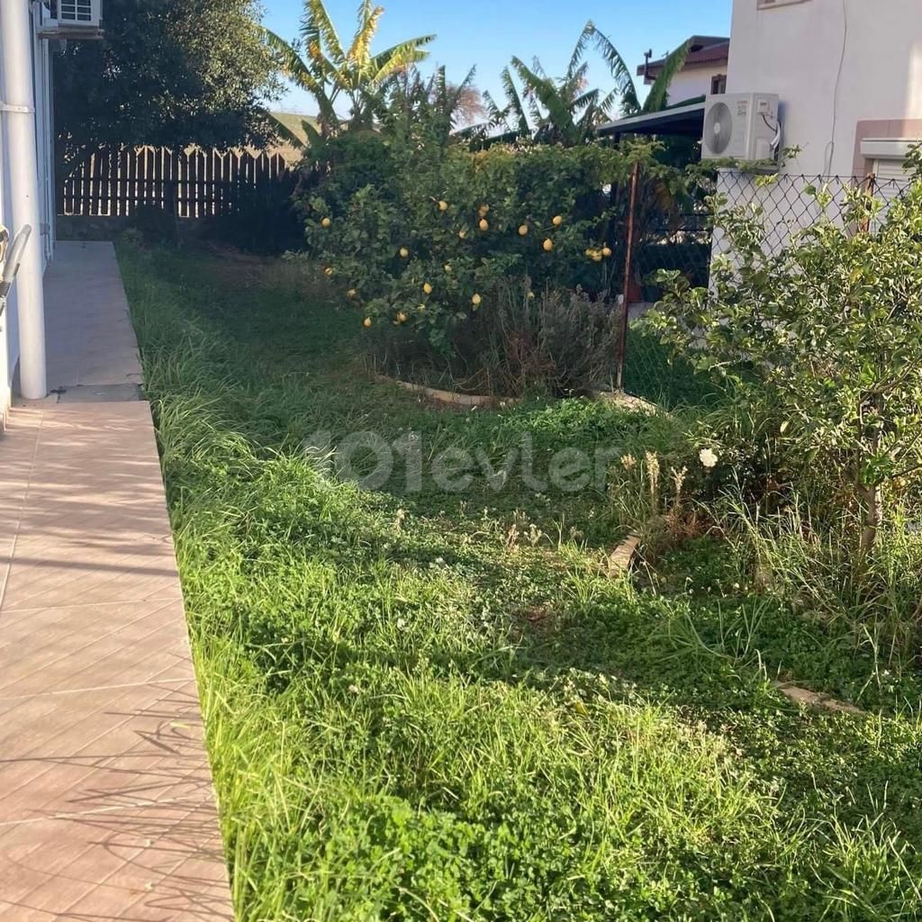 TÜRKISCHE GULFED Zwillingsvilla zum Verkauf in einem freistehenden Garten in Kyrenia Bogaz. .  ** 